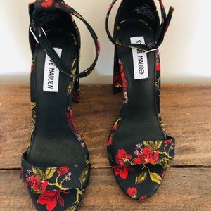 Steve Madden Shoes - NWOT Steve Madden Floral Block Heels Steve Madden Shoes - NWOT Steve Madden Floral Block Heels